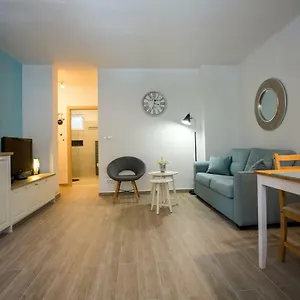 Cozy Coastal Gama Apartment